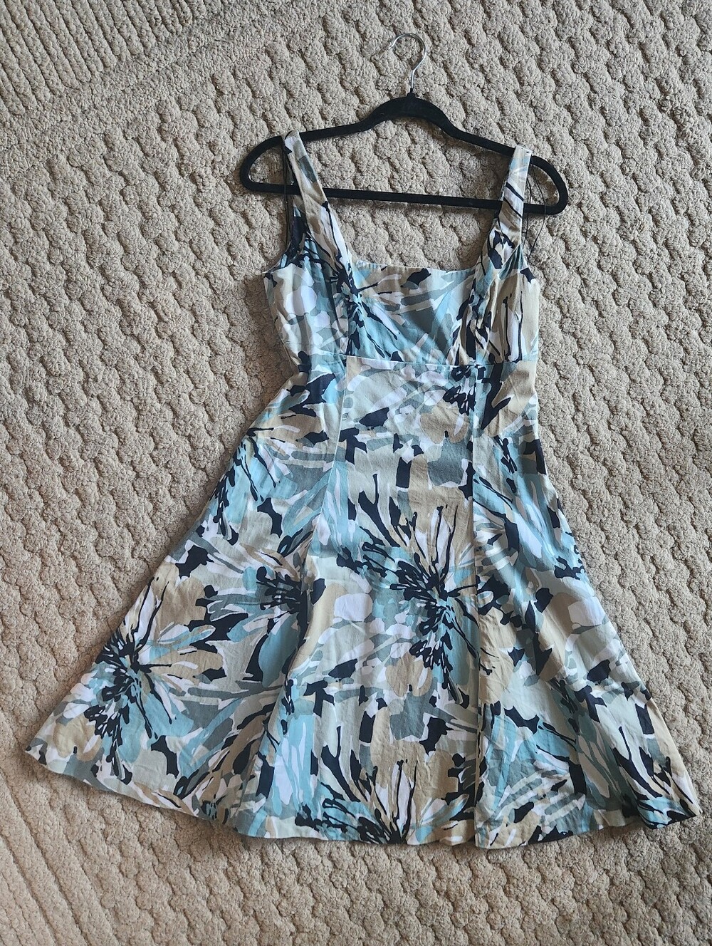 Feminine Floral-Print Dress in Blue, Beige, Black